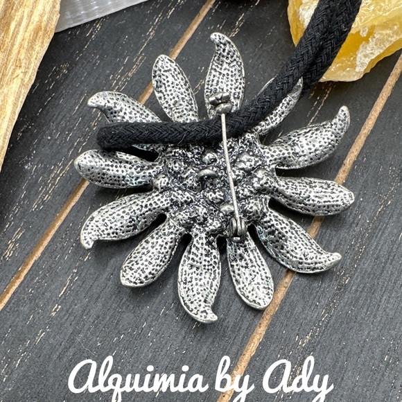 Alquimia by Ady Silver and Yellow Flower Brooch - Picture 3 of 4